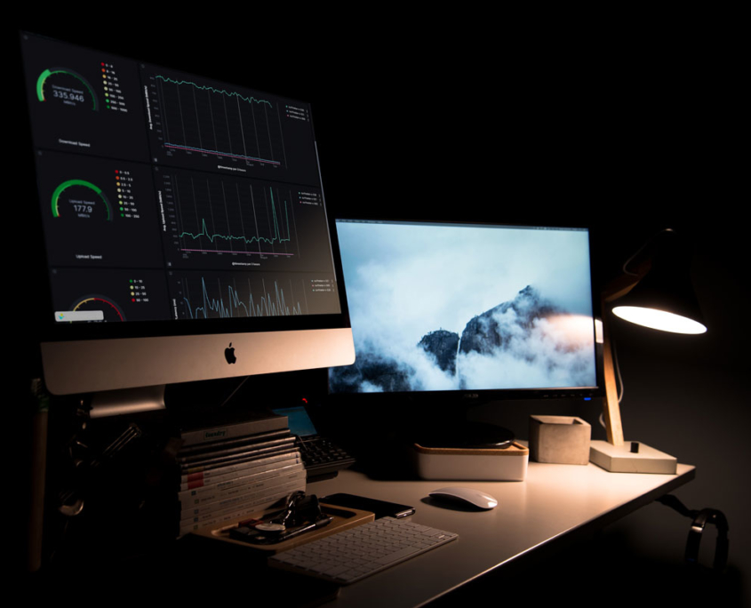 Analytics-Desk2